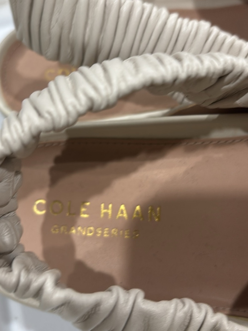 Cole Haan Women's Cream Cross-Over Elastic Back Sandals size 5B - Picture 2 of 7